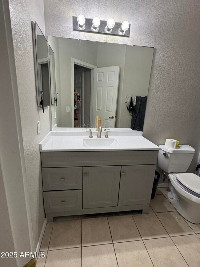 Building Photo - 6628 S 5th Pl