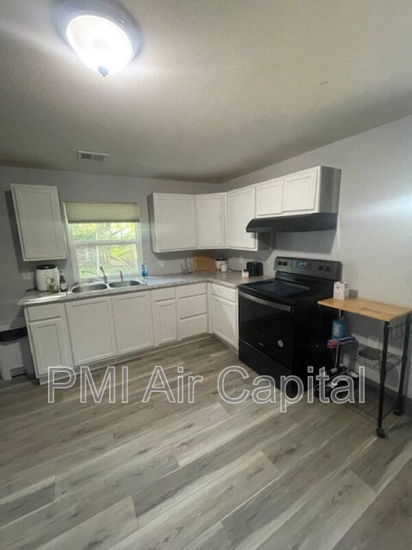Building Photo - 5755 Armstrong St