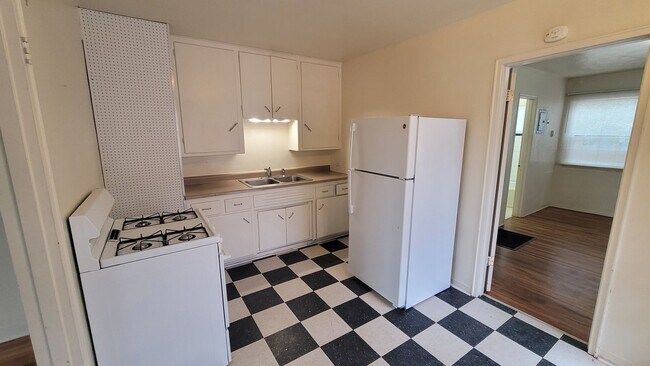 Building Photo - Wilmoore Drive SE-1101 &amp; 1103