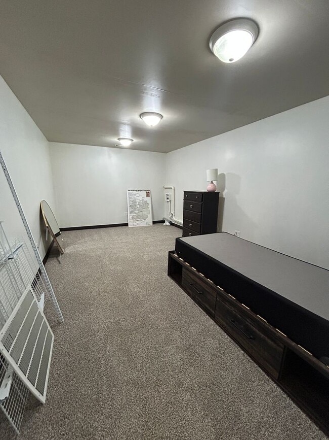 Building Photo - CHRISTMAS SPECIAL!! RURAL Single family home!