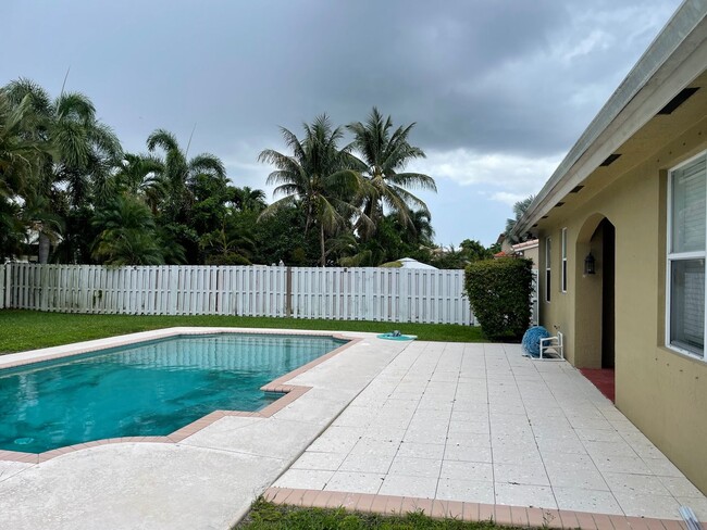 Building Photo - Single Family house in Monarch Lakes