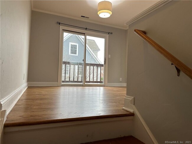Building Photo - 44 Pleasant St