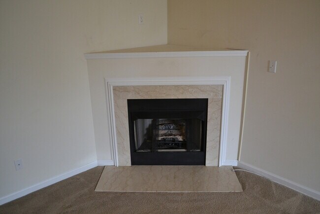 Building Photo - Great Townhome in Abbotts Glen!