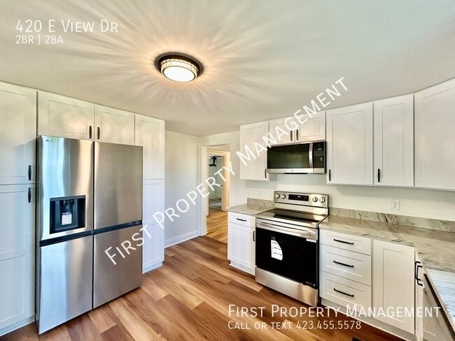 Building Photo - 420 E View Dr