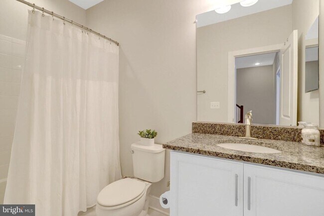 Building Photo - 2004 Potomac Ave