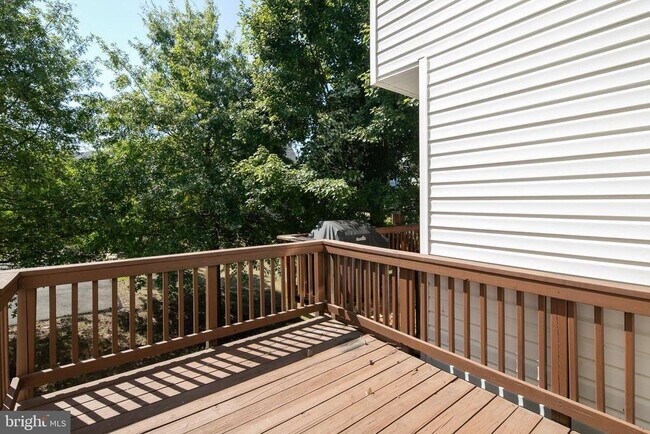 Building Photo - 8611 Ellesmere Way