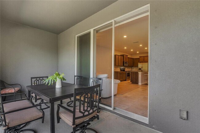 Building Photo - 8649 Daydream St