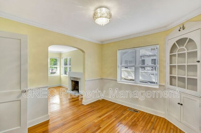 Building Photo - 9 Penn Ave