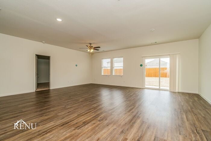 Building Photo - 527 London Dr