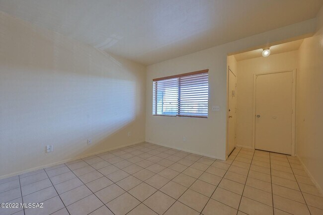 Building Photo - Eastside Condo