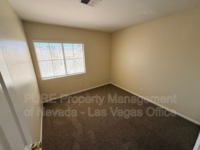 Building Photo - 266 Bluefield Ln