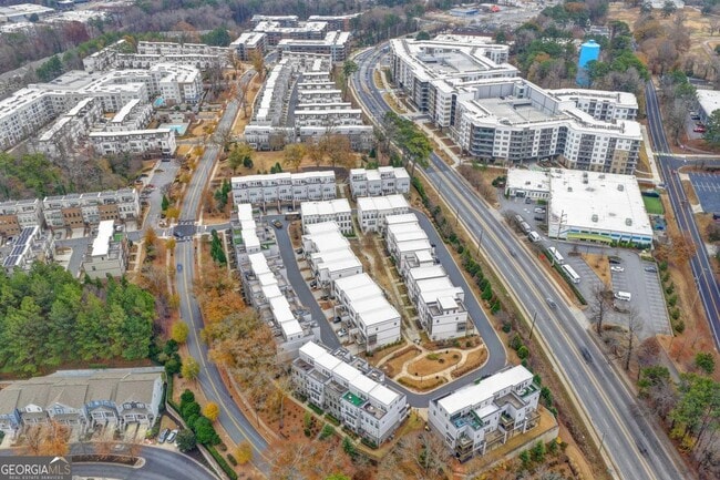 Building Photo - 2083 Holtz Ln