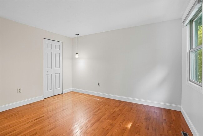 Building Photo - 237 South St