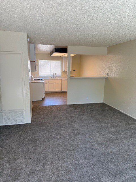 Building Photo - 162 S Linda Way