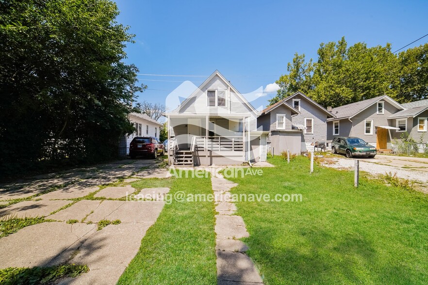 Building Photo - 2222 N Sheridan Rd