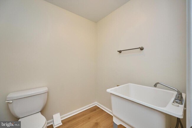 Building Photo - 8695 Ruby Rise Pl