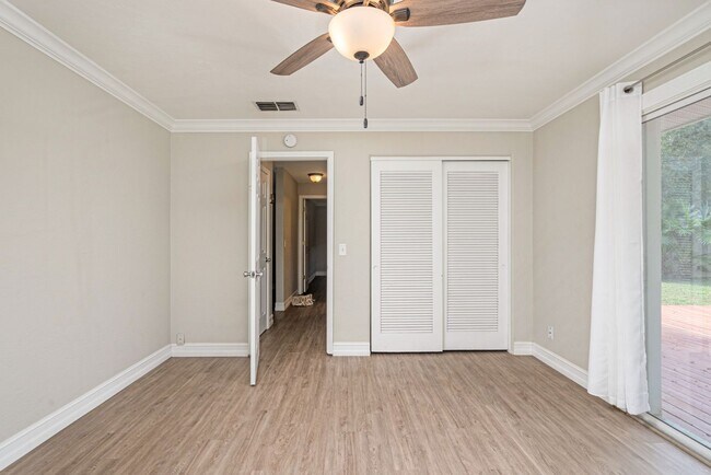 Building Photo - Port Orange 3 bed, 1.5 bath home directly ...