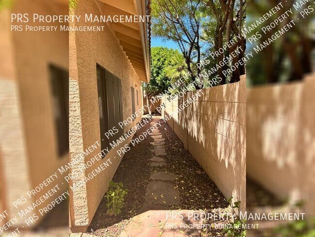 Building Photo - 2363 W Comstock Dr