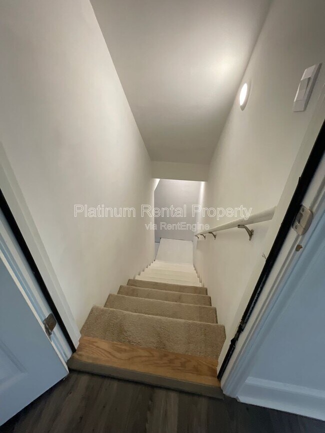 Building Photo - 1616 Chancery Ln