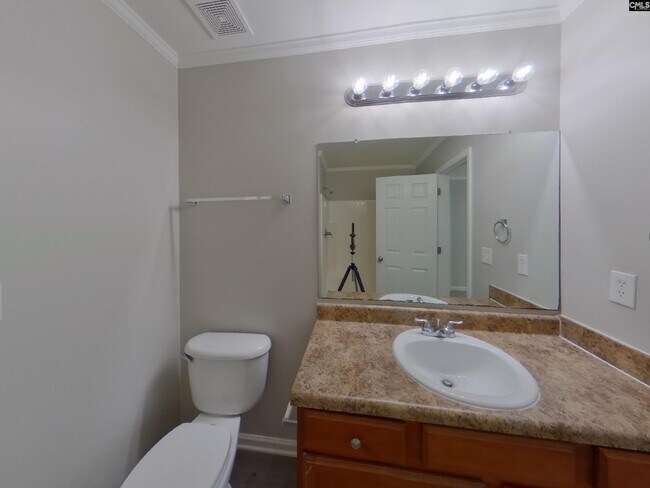 Building Photo - 153 Chesterbrook Ln