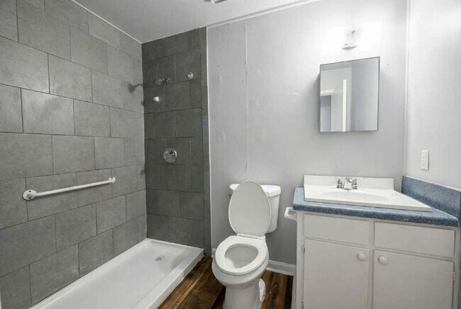 Building Photo - 1917 Watkins Dr