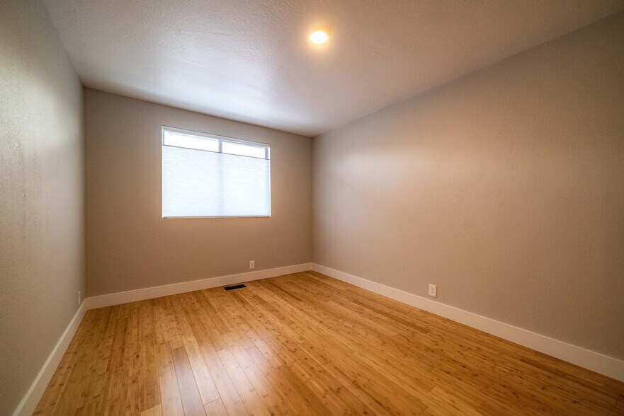 Building Photo - 269 S Montgomery St