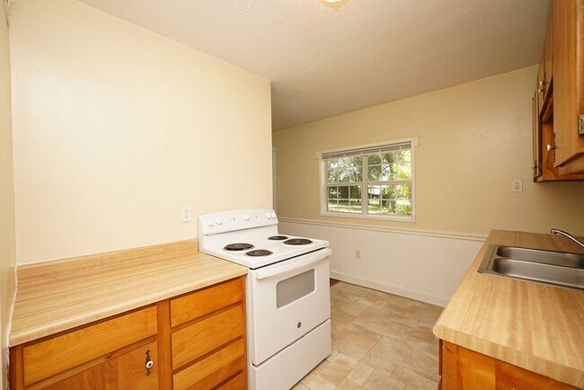 Building Photo - 503 McKinney St