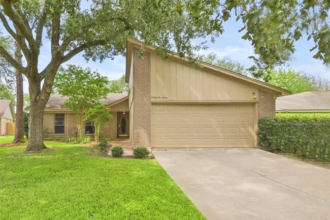 Primary Photo - 3607 Cedar Gardens Dr