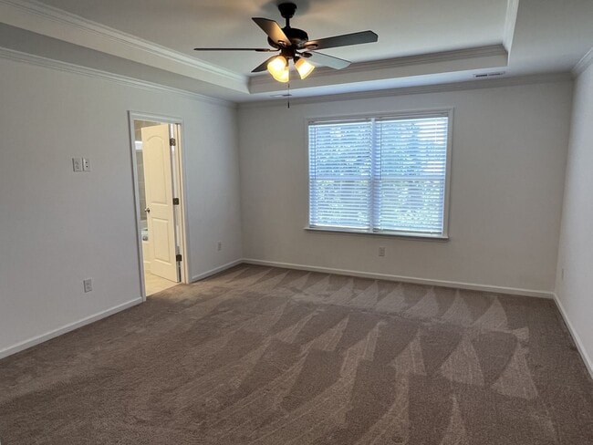 Building Photo - Large, Newer 4 Bedroom + Office and Loft i...