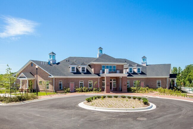 Building Photo - 4803 Forest Pines Dr