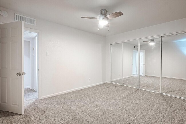 Building Photo - 2601 Marilee Ln