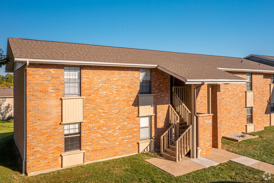 Primary Photo - Stephens Park Apartments