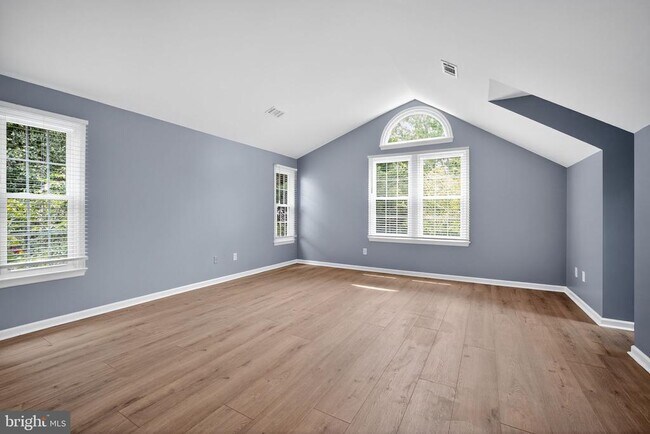 Building Photo - 6157 Ridgemont Dr