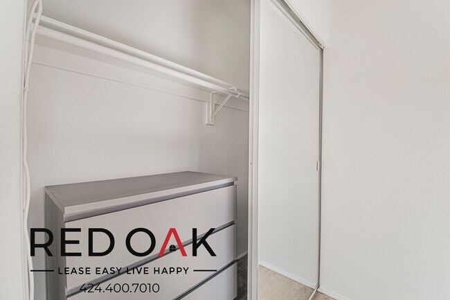 Building Photo - 1327 Laurel Ave