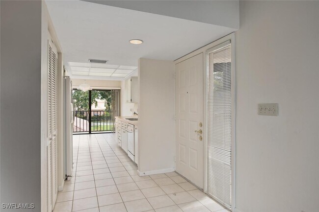 Building Photo - 537 Lake Louise Cir