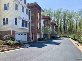 Building Photo - 631 Boone Trl