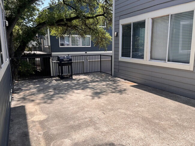 Building Photo - 6bed/3bath with garage in North Campus