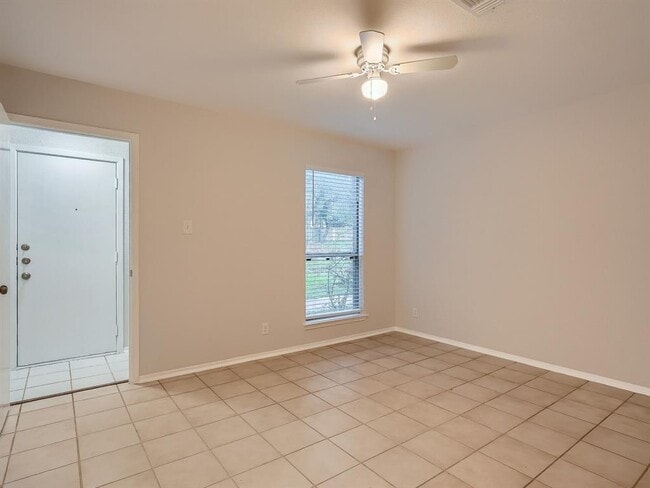 Building Photo - 1304 Matthews Ln