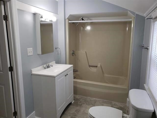 Building Photo - 8 Allen St