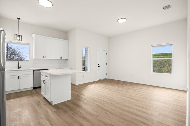 Building Photo - 9709 Pelsey St
