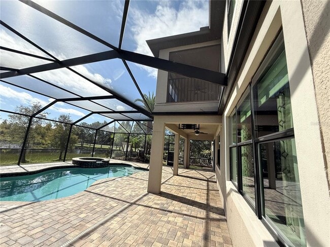 Building Photo - 10701 Laurel Vista Way