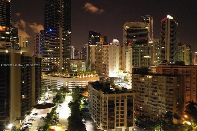 Primary Photo - 2475 Brickell Ave