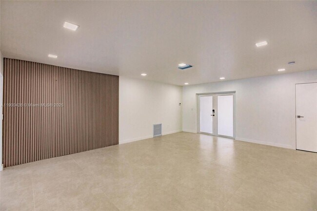 Building Photo - 10760 NW 29th Manor