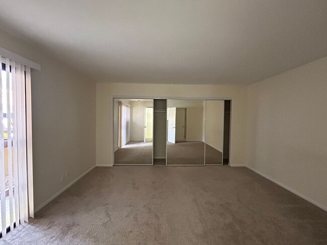 Building Photo - Alpine Glen Place