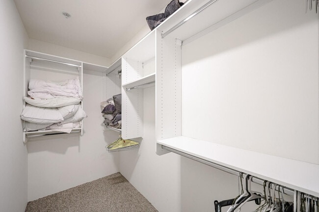 Building Photo - 7121 E Rancho Vista Dr