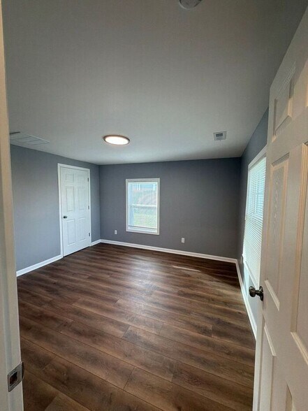 Building Photo - 1702 Bicknell Ave