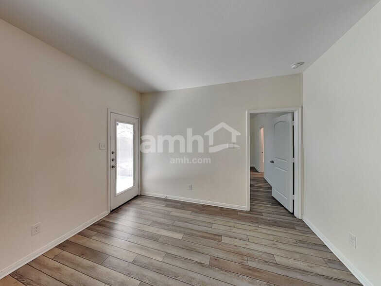 Building Photo - 7917 Cactus Plum Dr