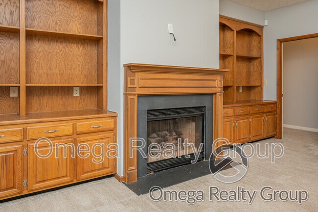 Building Photo - 6928 Cherry Creek Dr