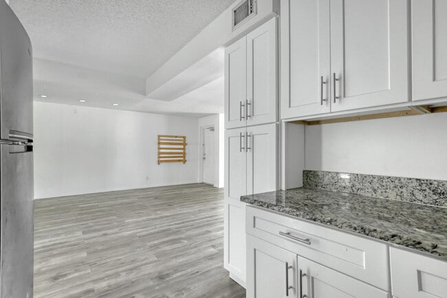 Building Photo - 3618 Alder Dr