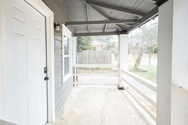 Building Photo - 911 Ray St